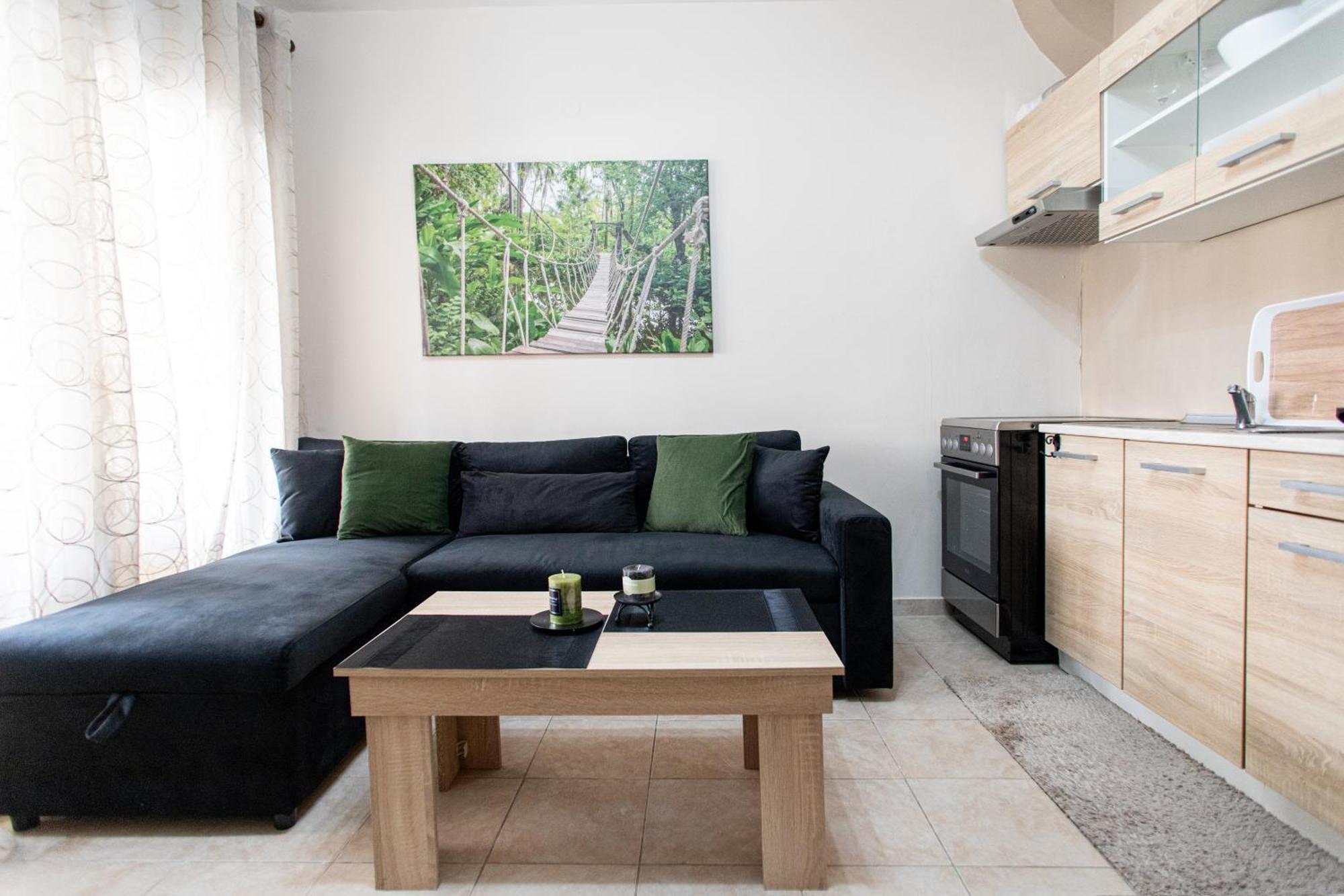 Unique Modern Apartment อเล็กซานโดรโพลิส ภายนอก รูปภาพ